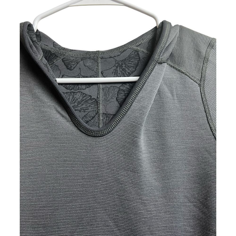 The North Face Women's Reversible Hoodie Sweatshirt Small - Picture 2 of 9